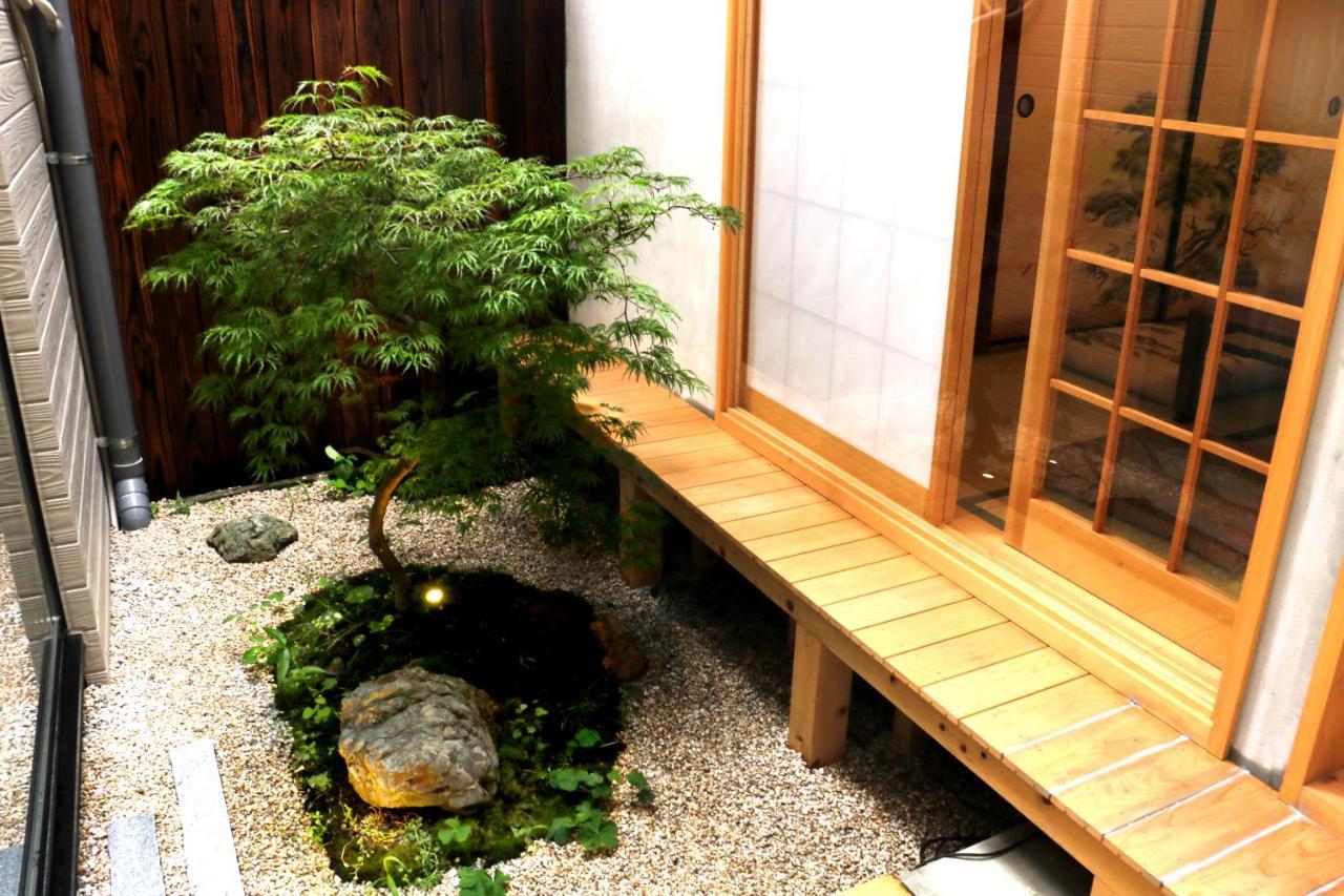 Hotel Traveling Bridge Nijojo Kyoto Bagian luar foto