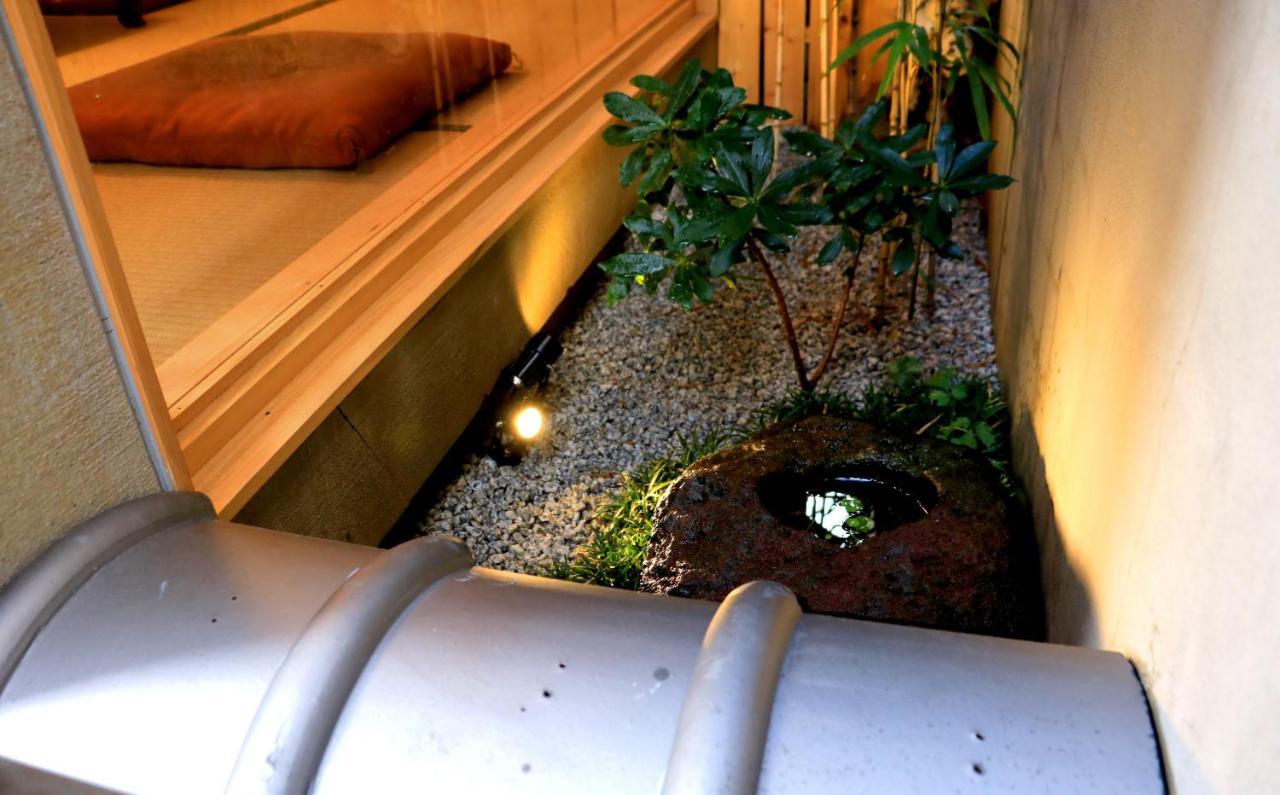 Hotel Traveling Bridge Nijojo Kyoto Bagian luar foto