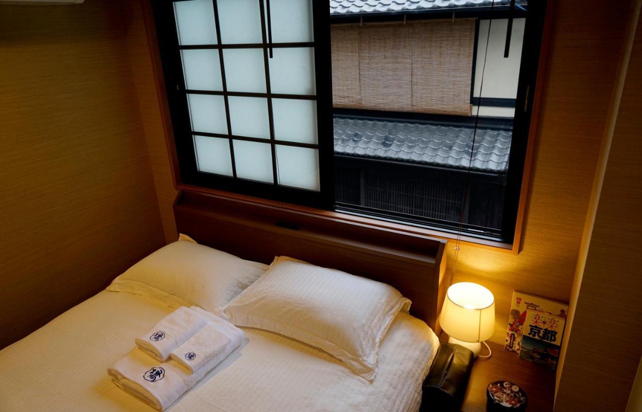 Hotel Traveling Bridge Nijojo Kyoto Bagian luar foto